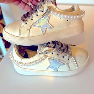 Lola + The Boys Sneakers Size 25/8.5